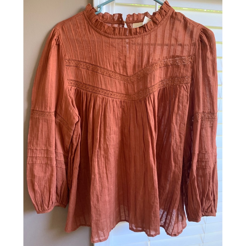 Universal Thread top